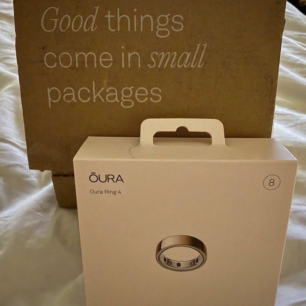 Oura Ring 4 | Size 8 | Rose Gold | Charger | DISCONTINUED COLOUR